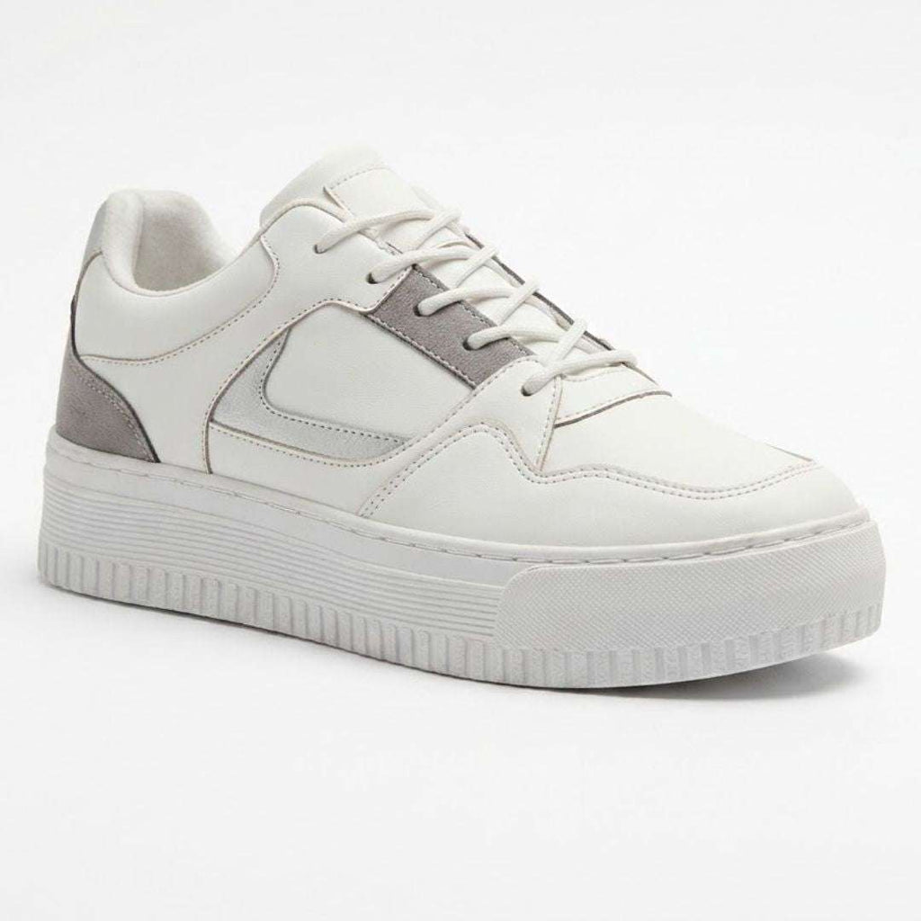 Ultra Max Sneaker (37) Wear Luvensi